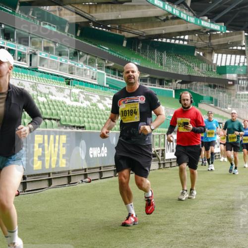 13.09.2026 - 21. swb-Marathon Bremen Michael Burmester http://msf.ph/oto/10463905 13.09.2026 10:35:02 Laufen im Stadion 10018, 10093, 10144, 10147, 10157, 10173, 10175, 10177, 10181, 10182, 10185, 10195, 10240, 10245, 10254, 10297, 10309, 10355, 10356, 10367, 10368, 10369, 10377, 10409, 10415, 10427, 10428, 10460, 10477, 10485, 10492, 10528, 10559, 10578, 10604, 10617, 10636, 10639, 10668, 10669, 10677, 10691, 10699, 10700, 10715, 10772, 10787, 10828, 10857, 10914, 10928, 11126, 11162, 11343, 11803, 11965, 10146, 10222 meine-sportfotos.de