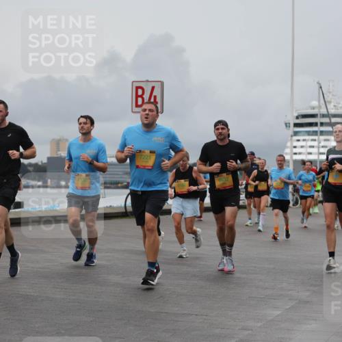 13.09.2026 - Kiel Lauf Andreas Tolksdorf http://msf.ph/oto/10463917 13.09.2026 12:04:25 Kiellinie 4130, 7221, 8192, 9532, 3 meine-sportfotos.de