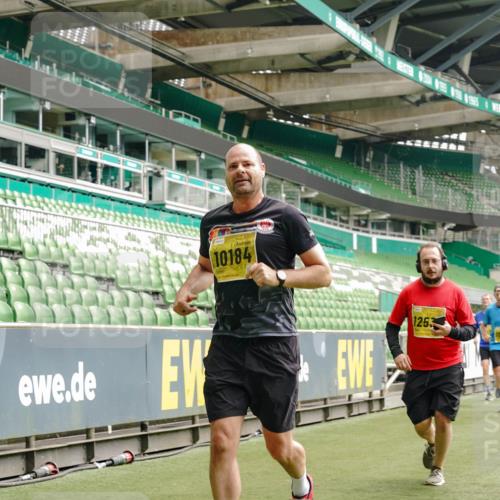 13.09.2026 - 21. swb-Marathon Bremen Michael Burmester http://msf.ph/oto/10463928 13.09.2026 10:35:03 Laufen im Stadion 10018, 10093, 10144, 10147, 10157, 10173, 10175, 10177, 10181, 10182, 10185, 10195, 10240, 10245, 10254, 10297, 10309, 10355, 10356, 10367, 10368, 10369, 10377, 10409, 10415, 10427, 10428, 10460, 10477, 10485, 10492, 10528, 10559, 10578, 10604, 10617, 10636, 10639, 10668, 10669, 10677, 10691, 10699, 10700, 10715, 10772, 10787, 10828, 10857, 10914, 10928, 11126, 11162, 11343, 11803, 11965, 10146, 10222 meine-sportfotos.de
