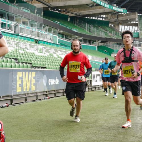 13.09.2026 - 21. swb-Marathon Bremen Michael Burmester http://msf.ph/oto/10463967 13.09.2026 10:35:03 Laufen im Stadion 10018, 10093, 10144, 10147, 10157, 10173, 10175, 10177, 10181, 10182, 10185, 10195, 10240, 10245, 10254, 10297, 10309, 10355, 10356, 10367, 10368, 10369, 10377, 10409, 10415, 10427, 10428, 10460, 10477, 10485, 10492, 10528, 10559, 10578, 10604, 10617, 10636, 10639, 10668, 10669, 10677, 10691, 10699, 10700, 10715, 10772, 10787, 10828, 10857, 10914, 10928, 11126, 11162, 11343, 11803, 11965, 10146, 10222 meine-sportfotos.de