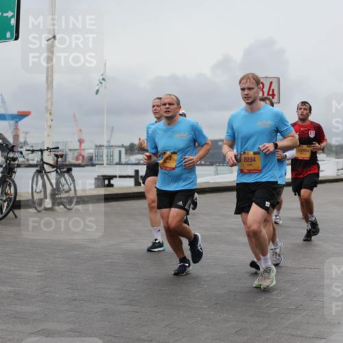 13.09.2026 - Kiel Lauf Andreas Tolksdorf http://msf.ph/oto/10464115 13.09.2026 12:04:38 Kiellinie 4, 8894, 12594, 38, 8900 meine-sportfotos.de