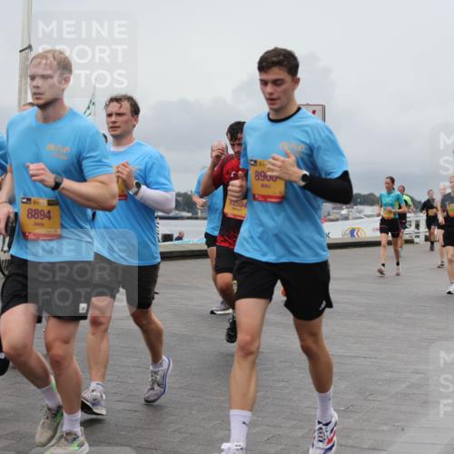 13.09.2026 - Kiel Lauf Andreas Tolksdorf http://msf.ph/oto/10464151 13.09.2026 12:04:39 Kiellinie 633, 913, 8894, 594, 8900, 3, 3 meine-sportfotos.de
