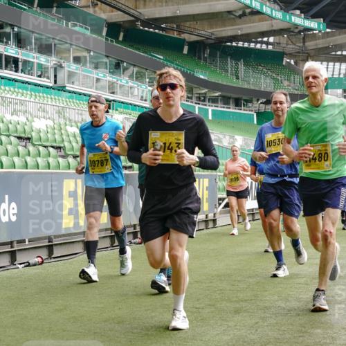 13.09.2026 - 21. swb-Marathon Bremen Michael Burmester http://msf.ph/oto/10464158 13.09.2026 10:35:07 Laufen im Stadion 10018, 10093, 10144, 10147, 10152, 10157, 10173, 10175, 10177, 10181, 10182, 10185, 10195, 10240, 10245, 10254, 10297, 10309, 10355, 10356, 10357, 10367, 10368, 10369, 10377, 10409, 10415, 10427, 10460, 10477, 10485, 10492, 10528, 10559, 10604, 10617, 10636, 10639, 10668, 10669, 10677, 10691, 10699, 10700, 10715, 10772, 10787, 10828, 10857, 10914, 10928, 11126, 11162, 11343, 11803, 11965, 10146, 10222 meine-sportfotos.de