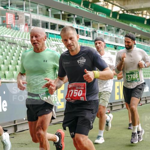 13.09.2026 - 21. swb-Marathon Bremen Michael Burmester http://msf.ph/oto/10464206 13.09.2026 12:56:09 Laufen im Stadion 201, 205, 307, 388, 411, 431, 465, 495, 655, 769, 854, 857, 876, 913, 926, 948, 1058, 1130, 1197, 1390, 1537, 1599, 1601, 1645, 1750, 1972, 2001, 2040, 2122, 2125, 2234, 2251, 2260, 2319, 2383, 2390, 2473, 2474, 2535, 2604, 2634, 2671, 2733, 2761, 2812, 2922, 2948, 3057, 3119, 3134, 3175, 3192, 3202, 3241, 3246, 3290, 3346, 3348, 3411, 3458, 3508, 3706, 3716, 3813, 3836, 4135, 4137, 4171, 4413, 4455, 4479, 4733, 5277, 5430, 5530, 6106, 2498, 3085 meine-sportfotos.de