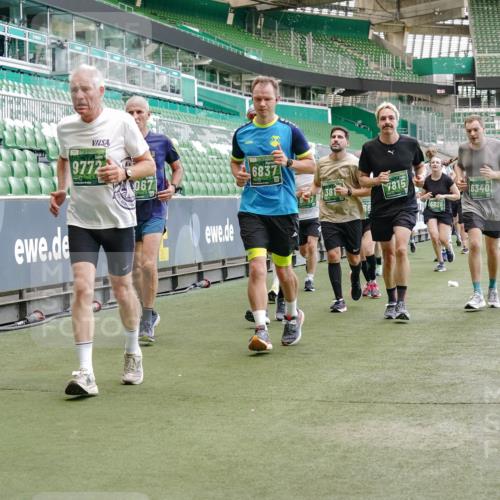 13.09.2026 - 21. swb-Marathon Bremen Michael Burmester http://msf.ph/oto/10464256 13.09.2026 13:12:57 Laufen im Stadion 118, 183, 270, 278, 349, 514, 576, 600, 695, 702, 703, 843, 933, 950, 1005, 1113, 1143, 1226, 1286, 1334, 1426, 1435, 1596, 1641, 1849, 1851, 1936, 1991, 2005, 2079, 2248, 2264, 2336, 2353, 2375, 2377, 2387, 2398, 2426, 2439, 2461, 2478, 2505, 2612, 2659, 2665, 2673, 2684, 2765, 2773, 2792, 2815, 2816, 2822, 2850, 2860, 2884, 2895, 2907, 2921, 2963, 2966, 2972, 2975, 2976, 3016, 3027, 3079, 3082, 3143, 3155, 3253, 3277, 3293, 3308, 3313, 3328, 3349, 3434 meine-sportfotos.de