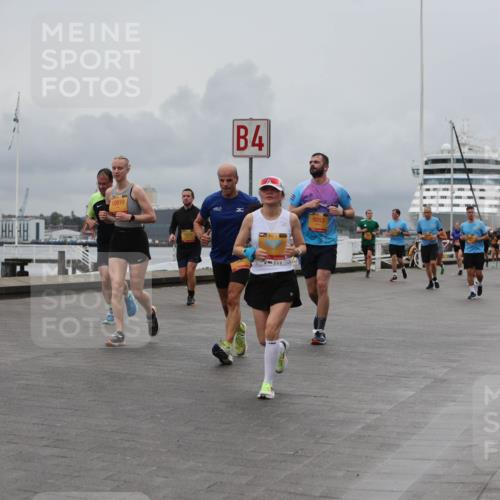 13.09.2026 - Kiel Lauf Andreas Tolksdorf http://msf.ph/oto/10464277 13.09.2026 12:04:46 Kiellinie 10819, 4, 9053, 1, 415, 3 meine-sportfotos.de