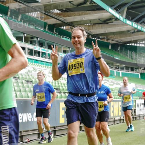 13.09.2026 - 21. swb-Marathon Bremen Michael Burmester http://msf.ph/oto/10464281 13.09.2026 10:35:09 Laufen im Stadion 10093, 10144, 10147, 10152, 10157, 10173, 10175, 10177, 10181, 10182, 10185, 10195, 10240, 10245, 10254, 10309, 10355, 10356, 10357, 10367, 10368, 10369, 10377, 10409, 10415, 10427, 10460, 10473, 10477, 10485, 10492, 10528, 10559, 10604, 10617, 10636, 10639, 10668, 10669, 10677, 10691, 10699, 10700, 10715, 10772, 10787, 10828, 10857, 10914, 10928, 11126, 11162, 11343, 11803, 11965, 10146, 10222 meine-sportfotos.de