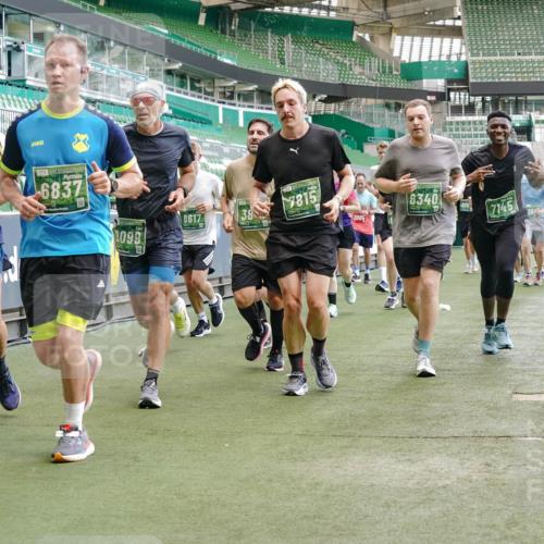 13.09.2026 - 21. swb-Marathon Bremen Michael Burmester http://msf.ph/oto/10464337 13.09.2026 13:12:59 Laufen im Stadion 118, 183, 270, 278, 349, 514, 576, 600, 695, 702, 703, 843, 933, 950, 1005, 1113, 1143, 1226, 1286, 1334, 1426, 1435, 1596, 1641, 1849, 1851, 1936, 1991, 2005, 2035, 2079, 2248, 2264, 2336, 2353, 2375, 2377, 2387, 2398, 2426, 2439, 2461, 2478, 2505, 2612, 2659, 2665, 2673, 2684, 2765, 2773, 2792, 2815, 2816, 2822, 2850, 2860, 2884, 2895, 2907, 2921, 2963, 2966, 2972, 2975, 2976, 3016, 3027, 3079, 3082, 3143, 3155, 3253, 3277, 3293, 3308, 3313, 3328, 3349, 3434 meine-sportfotos.de