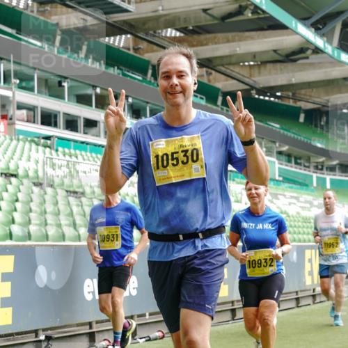 13.09.2026 - 21. swb-Marathon Bremen Michael Burmester http://msf.ph/oto/10464344 13.09.2026 10:35:09 Laufen im Stadion 10093, 10144, 10147, 10152, 10157, 10173, 10175, 10177, 10181, 10182, 10185, 10195, 10240, 10245, 10254, 10309, 10355, 10356, 10357, 10367, 10368, 10369, 10377, 10409, 10415, 10427, 10460, 10473, 10477, 10485, 10492, 10528, 10559, 10604, 10617, 10636, 10639, 10668, 10669, 10677, 10691, 10699, 10700, 10715, 10772, 10787, 10828, 10857, 10914, 10928, 11126, 11162, 11343, 11803, 11965, 10146, 10222 meine-sportfotos.de