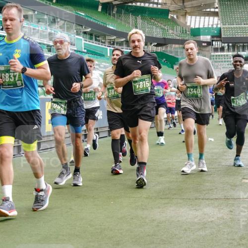 13.09.2026 - 21. swb-Marathon Bremen Michael Burmester http://msf.ph/oto/10464377 13.09.2026 13:12:59 Laufen im Stadion 118, 183, 270, 278, 349, 514, 576, 600, 695, 702, 703, 843, 933, 950, 1005, 1113, 1143, 1226, 1286, 1334, 1426, 1435, 1596, 1641, 1849, 1851, 1936, 1991, 2005, 2035, 2079, 2248, 2264, 2336, 2353, 2375, 2377, 2387, 2398, 2426, 2439, 2461, 2478, 2505, 2612, 2659, 2665, 2673, 2684, 2765, 2773, 2792, 2815, 2816, 2822, 2850, 2860, 2884, 2895, 2907, 2921, 2963, 2966, 2972, 2975, 2976, 3016, 3027, 3079, 3082, 3143, 3155, 3253, 3277, 3293, 3308, 3313, 3328, 3349, 3434 meine-sportfotos.de