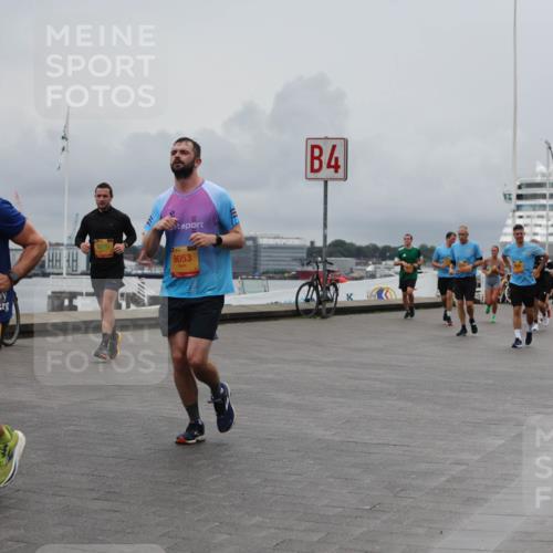 13.09.2026 - Kiel Lauf Andreas Tolksdorf http://msf.ph/oto/10464383 13.09.2026 12:04:48 Kiellinie 5970, 6445, 9053, 4, 3 meine-sportfotos.de