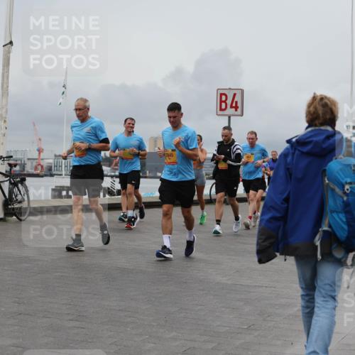 13.09.2026 - Kiel Lauf Andreas Tolksdorf http://msf.ph/oto/10464391 13.09.2026 12:04:53 Kiellinie 7645, 4, 667, 3 meine-sportfotos.de