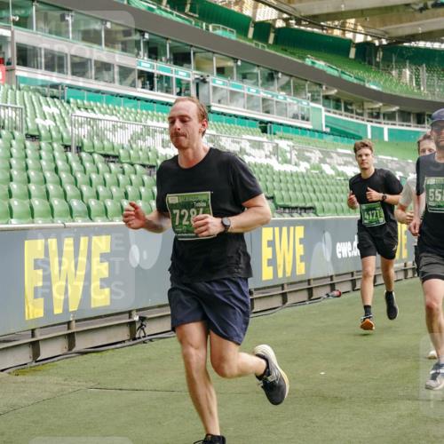 13.09.2026 - 21. swb-Marathon Bremen Michael Burmester http://msf.ph/oto/10464409 13.09.2026 12:56:12 Laufen im Stadion 205, 307, 388, 411, 431, 465, 495, 655, 769, 854, 857, 876, 913, 926, 948, 1058, 1130, 1197, 1390, 1537, 1599, 1601, 1645, 1750, 1972, 2001, 2040, 2122, 2125, 2234, 2251, 2260, 2319, 2383, 2473, 2474, 2535, 2604, 2634, 2640, 2671, 2761, 2812, 2922, 2948, 3057, 3119, 3134, 3175, 3192, 3202, 3246, 3290, 3346, 3348, 3411, 3458, 3508, 3706, 3716, 3813, 3836, 4135, 4137, 4171, 4413, 4455, 4479, 4733, 5277, 5430, 5530, 6106, 2498, 3085 meine-sportfotos.de