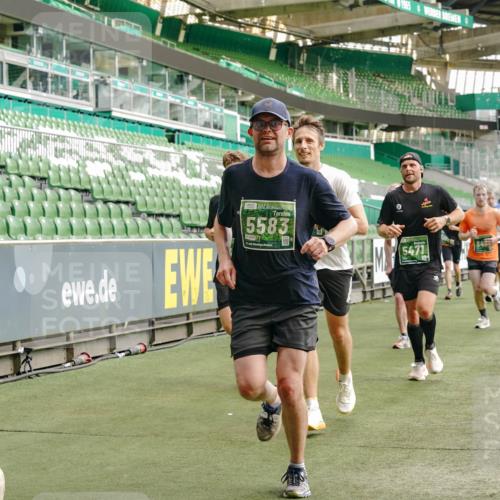 13.09.2026 - 21. swb-Marathon Bremen Michael Burmester http://msf.ph/oto/10464423 13.09.2026 12:56:13 Laufen im Stadion 205, 307, 388, 411, 431, 465, 495, 655, 769, 854, 857, 876, 913, 926, 948, 1058, 1130, 1197, 1390, 1537, 1599, 1601, 1645, 1750, 1972, 2001, 2040, 2122, 2125, 2234, 2251, 2260, 2319, 2383, 2473, 2474, 2535, 2604, 2634, 2640, 2671, 2761, 2812, 2922, 2948, 3057, 3119, 3134, 3175, 3192, 3202, 3246, 3290, 3346, 3348, 3411, 3458, 3508, 3514, 3706, 3716, 3813, 3836, 4135, 4137, 4171, 4413, 4455, 4479, 4733, 5277, 5430, 5530, 6106, 2498, 3085 meine-sportfotos.de