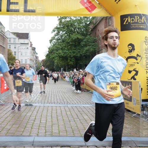 13.09.2026 - Kiel Lauf Yannick Fuchs http://msf.ph/oto/10464425 13.09.2026 09:57:01 Ziel 3684, 5468, 8599, 8824, 9692, 12580, 791, 1746, 1774, 2655, 4641, 4643, 5654, 5938, 5940, 7509, 7548, 8102, 10206, 10230, 12037, 12072, 130, 2486, 3114, 4097, 4568, 4631, 5776, 6243, 6932, 7786, 8103, 8113, 11042, 11095, 11245, 12507, 791, 2949, 5654, 5940, 6968, 8102, 9115, 12037 meine-sportfotos.de