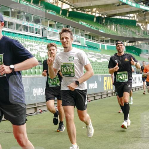 13.09.2026 - 21. swb-Marathon Bremen Michael Burmester http://msf.ph/oto/10464474 13.09.2026 12:56:14 Laufen im Stadion 205, 307, 388, 411, 431, 465, 495, 655, 769, 854, 857, 876, 913, 926, 948, 1058, 1130, 1197, 1390, 1537, 1599, 1601, 1645, 1750, 1972, 2001, 2040, 2122, 2125, 2234, 2251, 2260, 2319, 2383, 2473, 2474, 2535, 2604, 2634, 2640, 2671, 2761, 2812, 2948, 3057, 3078, 3119, 3134, 3175, 3192, 3202, 3246, 3290, 3346, 3348, 3411, 3458, 3508, 3514, 3706, 3716, 3813, 3836, 4135, 4137, 4171, 4413, 4455, 4479, 4733, 5277, 5430, 5530, 6106, 2498, 3085 meine-sportfotos.de