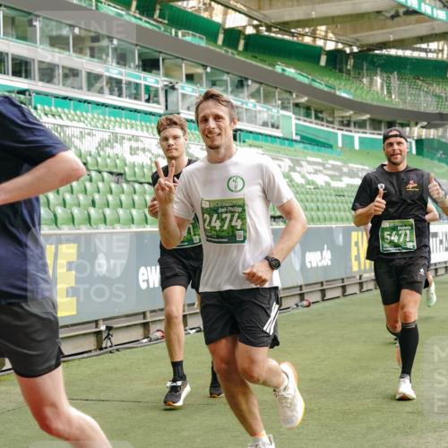 13.09.2026 - 21. swb-Marathon Bremen Michael Burmester http://msf.ph/oto/10464488 13.09.2026 12:56:14 Laufen im Stadion 205, 307, 388, 411, 431, 465, 495, 655, 769, 854, 857, 876, 913, 926, 948, 1058, 1130, 1197, 1390, 1537, 1599, 1601, 1645, 1750, 1972, 2001, 2040, 2122, 2125, 2234, 2251, 2260, 2319, 2383, 2473, 2474, 2535, 2604, 2634, 2640, 2671, 2761, 2812, 2948, 3057, 3078, 3119, 3134, 3175, 3192, 3202, 3246, 3290, 3346, 3348, 3411, 3458, 3508, 3514, 3706, 3716, 3813, 3836, 4135, 4137, 4171, 4413, 4455, 4479, 4733, 5277, 5430, 5530, 6106, 2498, 3085 meine-sportfotos.de