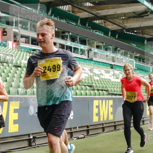 13.09.2026 - 21. swb-Marathon Bremen Michael Burmester http://msf.ph/oto/10464535 13.09.2026 10:35:12 Laufen im Stadion 10093, 10144, 10147, 10152, 10157, 10173, 10175, 10177, 10181, 10182, 10185, 10195, 10240, 10245, 10254, 10306, 10309, 10355, 10356, 10357, 10367, 10368, 10369, 10377, 10409, 10415, 10427, 10460, 10473, 10477, 10485, 10492, 10528, 10559, 10604, 10617, 10636, 10639, 10668, 10669, 10671, 10672, 10677, 10691, 10699, 10700, 10715, 10772, 10828, 10857, 10914, 10928, 11126, 11162, 11343, 11803, 11965, 10146, 10222 meine-sportfotos.de