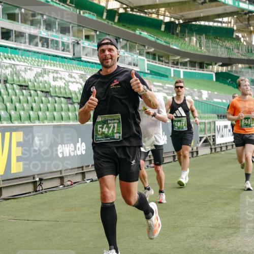 13.09.2026 - 21. swb-Marathon Bremen Michael Burmester http://msf.ph/oto/10464562 13.09.2026 12:56:15 Laufen im Stadion 205, 307, 388, 411, 431, 465, 495, 655, 769, 854, 857, 876, 913, 926, 948, 1058, 1130, 1197, 1390, 1537, 1599, 1601, 1645, 1750, 1972, 2001, 2040, 2122, 2125, 2234, 2251, 2260, 2319, 2383, 2473, 2474, 2535, 2604, 2634, 2640, 2671, 2761, 2812, 2948, 3057, 3078, 3119, 3134, 3175, 3192, 3202, 3246, 3290, 3346, 3348, 3411, 3458, 3508, 3514, 3706, 3716, 3813, 3836, 4135, 4137, 4171, 4413, 4455, 4479, 4733, 5277, 5430, 5530, 6106, 2498, 3085 meine-sportfotos.de