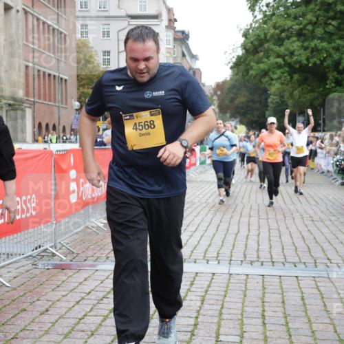 13.09.2026 - Kiel Lauf Yannick Fuchs http://msf.ph/oto/10464563 13.09.2026 09:57:14 Ziel 130, 2486, 4097, 4568, 4631, 5468, 6243, 6932, 7786, 8113, 11042, 11245, 12507, 2655, 3684, 4641, 4643, 5938, 7509, 7548, 8599, 8824, 9692, 10206, 12072, 12580, 1122, 3114, 3427, 4567, 5776, 6173, 6735, 7358, 7359, 8103, 11014, 11095, 1746, 1774, 2655, 10206, 12072 meine-sportfotos.de