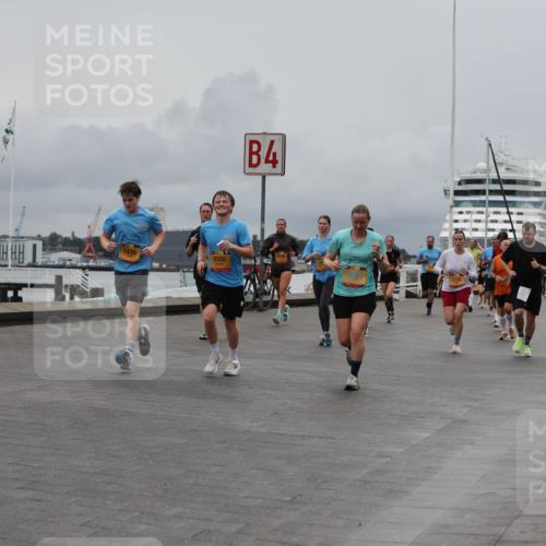 13.09.2026 - Kiel Lauf Andreas Tolksdorf http://msf.ph/oto/10464600 13.09.2026 12:04:59 Kiellinie 377, 1230, 8550, 4, 2335, 3 meine-sportfotos.de