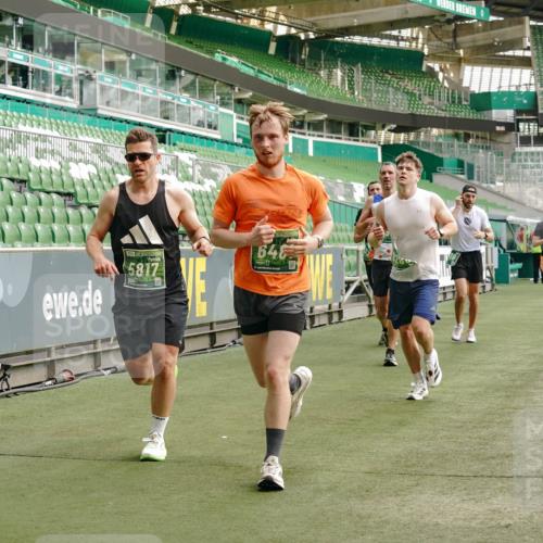 13.09.2026 - 21. swb-Marathon Bremen Michael Burmester http://msf.ph/oto/10464648 13.09.2026 12:56:16 Laufen im Stadion 205, 307, 388, 411, 431, 465, 495, 655, 769, 854, 857, 876, 913, 926, 948, 1058, 1130, 1197, 1390, 1537, 1599, 1601, 1645, 1750, 1972, 2001, 2040, 2122, 2125, 2234, 2251, 2260, 2319, 2383, 2473, 2474, 2535, 2604, 2634, 2640, 2671, 2761, 2812, 2948, 3057, 3078, 3119, 3134, 3175, 3192, 3202, 3246, 3290, 3346, 3348, 3411, 3450, 3458, 3508, 3514, 3634, 3706, 3716, 3813, 3836, 4135, 4137, 4171, 4413, 4455, 4479, 4733, 5277, 5430, 5530, 6106, 2498, 3085 meine-sportfotos.de