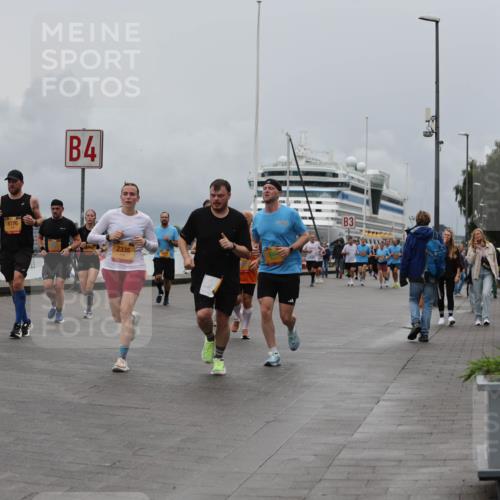 13.09.2026 - Kiel Lauf Andreas Tolksdorf http://msf.ph/oto/10464662 13.09.2026 12:05:02 Kiellinie 9913, 8776, 4, 2335, 3 meine-sportfotos.de