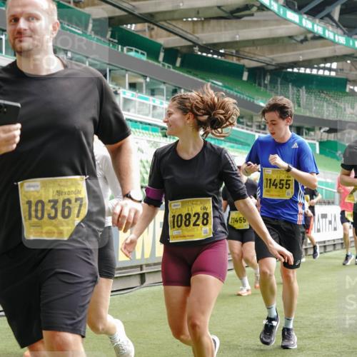 13.09.2026 - 21. swb-Marathon Bremen Michael Burmester http://msf.ph/oto/10464841 13.09.2026 10:35:17 Laufen im Stadion 10093, 10144, 10147, 10152, 10157, 10173, 10175, 10177, 10181, 10182, 10185, 10195, 10240, 10245, 10254, 10263, 10306, 10309, 10355, 10356, 10357, 10367, 10368, 10369, 10377, 10409, 10415, 10427, 10460, 10473, 10477, 10481, 10485, 10492, 10528, 10559, 10604, 10617, 10636, 10639, 10668, 10669, 10671, 10672, 10677, 10699, 10700, 10715, 10828, 10857, 10914, 10928, 11126, 11162, 11343, 11803, 11965, 10146, 10222 meine-sportfotos.de