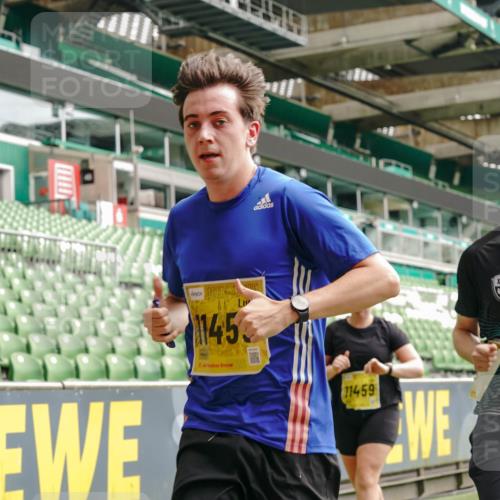 13.09.2026 - 21. swb-Marathon Bremen Michael Burmester http://msf.ph/oto/10464972 13.09.2026 10:35:18 Laufen im Stadion 10093, 10144, 10147, 10152, 10157, 10173, 10175, 10177, 10181, 10182, 10185, 10195, 10240, 10245, 10254, 10263, 10306, 10309, 10355, 10356, 10357, 10367, 10368, 10369, 10377, 10409, 10415, 10427, 10460, 10473, 10477, 10481, 10485, 10492, 10528, 10559, 10604, 10617, 10636, 10639, 10668, 10669, 10671, 10672, 10677, 10699, 10700, 10715, 10828, 10857, 10914, 10928, 11126, 11162, 11343, 11803, 11965, 10146, 10222 meine-sportfotos.de