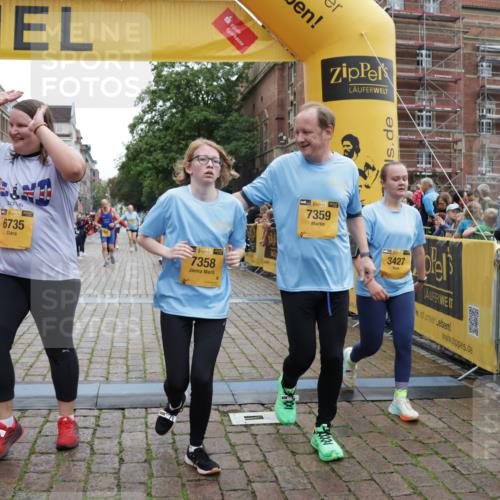 13.09.2026 - Kiel Lauf Yannick Fuchs http://msf.ph/oto/10464991 13.09.2026 09:57:39 Ziel 818, 3317, 3427, 4567, 4808, 6735, 7358, 7359, 8853, 9998, 10943, 130, 1122, 2486, 3114, 4097, 4568, 4631, 5468, 5776, 6173, 6243, 6932, 7786, 8103, 8113, 11014, 11042, 11095, 11245, 12507, 1296, 2406, 5688, 8352, 3684, 5468, 8824, 11042, 12580 meine-sportfotos.de