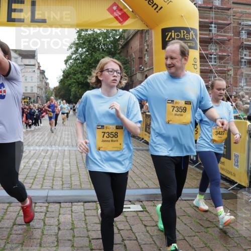 13.09.2026 - Kiel Lauf Yannick Fuchs http://msf.ph/oto/10465007 13.09.2026 09:57:39 Ziel 818, 3317, 3427, 4567, 4808, 6735, 7358, 7359, 8853, 9998, 10943, 130, 1122, 2486, 3114, 4097, 4568, 4631, 5468, 5776, 6173, 6243, 6932, 7786, 8103, 8113, 11014, 11042, 11095, 11245, 12507, 1296, 2406, 5688, 8352, 3684, 5468, 8824, 11042, 12580 meine-sportfotos.de