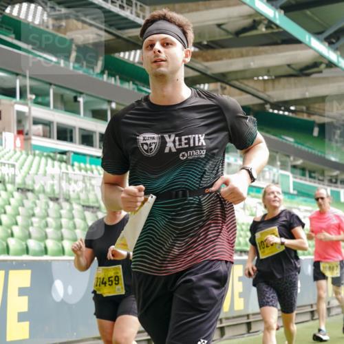 13.09.2026 - 21. swb-Marathon Bremen Michael Burmester http://msf.ph/oto/10465014 13.09.2026 10:35:19 Laufen im Stadion 10093, 10144, 10147, 10152, 10157, 10173, 10175, 10177, 10181, 10182, 10185, 10195, 10240, 10245, 10254, 10263, 10306, 10309, 10355, 10356, 10357, 10367, 10368, 10369, 10377, 10409, 10415, 10427, 10439, 10460, 10473, 10477, 10481, 10485, 10492, 10528, 10559, 10604, 10617, 10636, 10639, 10668, 10669, 10671, 10672, 10677, 10699, 10700, 10715, 10828, 10857, 10914, 10928, 11126, 11162, 11343, 11803, 11965, 10146, 10222 meine-sportfotos.de
