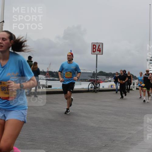 13.09.2026 - Kiel Lauf Andreas Tolksdorf http://msf.ph/oto/10465048 13.09.2026 12:05:39 Kiellinie 1, 39, 981, 5832, 4, 3 meine-sportfotos.de