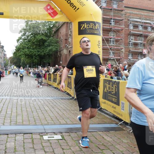 13.09.2026 - Kiel Lauf Yannick Fuchs http://msf.ph/oto/10465155 13.09.2026 09:57:59 Ziel 5688, 6253, 8352, 818, 1296, 2406, 3317, 3427, 4567, 4808, 6173, 6735, 7358, 7359, 8853, 9998, 10943, 11014, 2014, 3279, 3302, 5524, 5738, 1122, 3114, 5776, 6173, 6243, 6932, 7786, 8103, 8113, 11014, 11095, 11245, 12507 meine-sportfotos.de