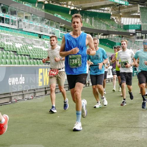 13.09.2026 - 21. swb-Marathon Bremen Michael Burmester http://msf.ph/oto/10465159 13.09.2026 12:56:27 Laufen im Stadion 205, 307, 388, 411, 431, 465, 655, 769, 854, 857, 876, 913, 926, 948, 1058, 1130, 1197, 1537, 1601, 1645, 1750, 1809, 1900, 1972, 2001, 2040, 2051, 2075, 2122, 2125, 2251, 2260, 2319, 2473, 2493, 2535, 2604, 2634, 2640, 2671, 2761, 2812, 2948, 3057, 3078, 3119, 3192, 3202, 3246, 3290, 3346, 3348, 3411, 3450, 3458, 3508, 3514, 3634, 3706, 3716, 3760, 3813, 3836, 4135, 4137, 4171, 4316, 4413, 4455, 4479, 4733, 5277, 5430, 5530, 6106, 2498, 3085 meine-sportfotos.de