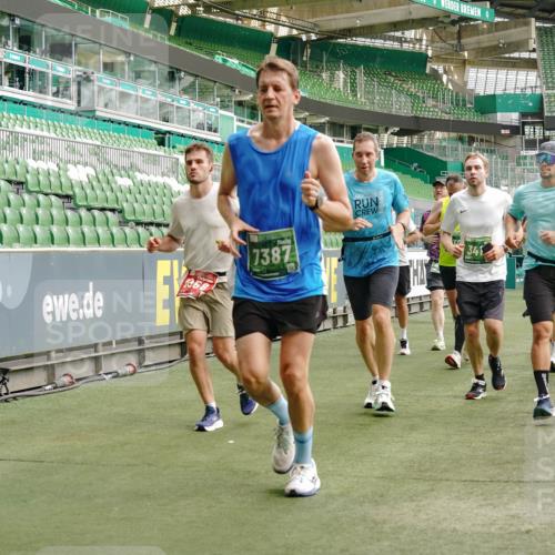 13.09.2026 - 21. swb-Marathon Bremen Michael Burmester http://msf.ph/oto/10465172 13.09.2026 12:56:27 Laufen im Stadion 205, 307, 388, 411, 431, 465, 655, 769, 854, 857, 876, 913, 926, 948, 1058, 1130, 1197, 1537, 1601, 1645, 1750, 1809, 1900, 1972, 2001, 2040, 2051, 2075, 2122, 2125, 2251, 2260, 2319, 2473, 2493, 2535, 2604, 2634, 2640, 2671, 2761, 2812, 2948, 3057, 3078, 3119, 3192, 3202, 3246, 3290, 3346, 3348, 3411, 3450, 3458, 3508, 3514, 3634, 3706, 3716, 3760, 3813, 3836, 4135, 4137, 4171, 4316, 4413, 4455, 4479, 4733, 5277, 5430, 5530, 6106, 2498, 3085 meine-sportfotos.de