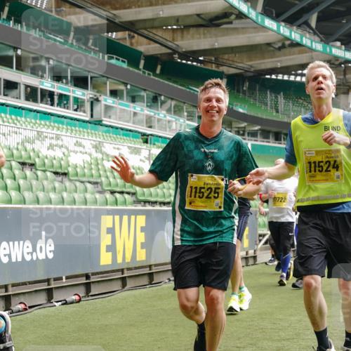 13.09.2026 - 21. swb-Marathon Bremen Michael Burmester http://msf.ph/oto/10465178 13.09.2026 10:35:22 Laufen im Stadion 10093, 10144, 10147, 10152, 10157, 10173, 10175, 10177, 10181, 10182, 10185, 10187, 10195, 10240, 10245, 10254, 10263, 10306, 10309, 10356, 10357, 10367, 10368, 10369, 10377, 10409, 10415, 10427, 10439, 10460, 10473, 10477, 10481, 10485, 10492, 10528, 10559, 10604, 10617, 10636, 10639, 10668, 10669, 10671, 10672, 10677, 10699, 10700, 10715, 10828, 10857, 10914, 10928, 11126, 11162, 11343, 11803, 11965, 10146, 10222 meine-sportfotos.de