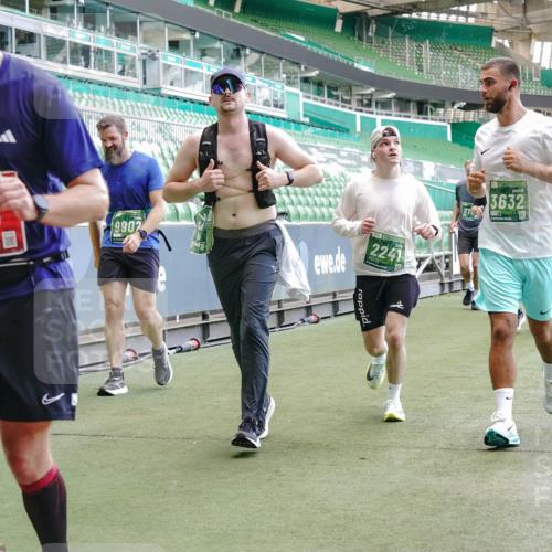 13.09.2026 - 21. swb-Marathon Bremen Michael Burmester http://msf.ph/oto/10465275 13.09.2026 13:13:10 Laufen im Stadion 118, 183, 270, 278, 349, 514, 576, 600, 631, 695, 702, 843, 933, 950, 1005, 1143, 1226, 1286, 1334, 1426, 1435, 1596, 1641, 1849, 1851, 1991, 2005, 2035, 2079, 2248, 2264, 2336, 2375, 2377, 2387, 2398, 2412, 2426, 2439, 2457, 2461, 2478, 2505, 2540, 2612, 2665, 2673, 2684, 2693, 2765, 2773, 2792, 2815, 2816, 2850, 2860, 2884, 2895, 2921, 2963, 2966, 2972, 2975, 3016, 3111, 3143, 3155, 3209, 3253, 3277, 3293, 3304, 3308, 3313, 3349, 3434 meine-sportfotos.de