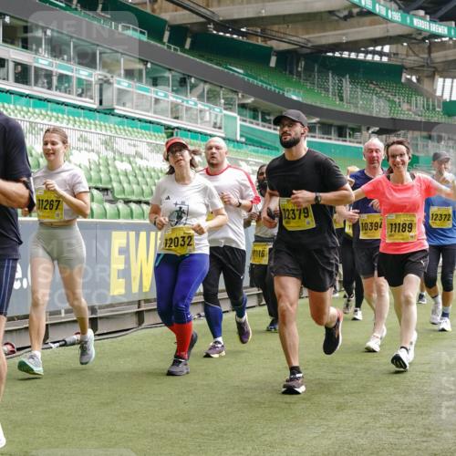 13.09.2026 - 21. swb-Marathon Bremen Michael Burmester http://msf.ph/oto/10465332 13.09.2026 10:35:24 Laufen im Stadion 10093, 10144, 10147, 10152, 10157, 10173, 10175, 10177, 10181, 10182, 10185, 10187, 10195, 10240, 10245, 10254, 10263, 10272, 10275, 10306, 10309, 10356, 10357, 10367, 10368, 10369, 10377, 10409, 10415, 10427, 10439, 10460, 10473, 10477, 10481, 10485, 10492, 10528, 10559, 10560, 10617, 10636, 10639, 10668, 10669, 10671, 10672, 10677, 10700, 10715, 10828, 10857, 10914, 10928, 11126, 11162, 11343, 11803, 11965, 10146, 10222 meine-sportfotos.de