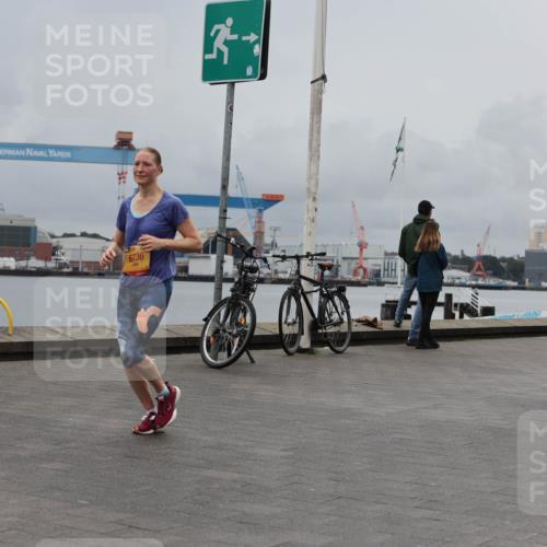 13.09.2026 - Kiel Lauf Andreas Tolksdorf http://msf.ph/oto/10465339 13.09.2026 12:06:23 Kiellinie 6736, 3610, 4 meine-sportfotos.de