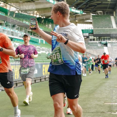 13.09.2026 - 21. swb-Marathon Bremen Michael Burmester http://msf.ph/oto/10465354 13.09.2026 12:56:30 Laufen im Stadion 205, 307, 388, 411, 431, 465, 655, 769, 854, 857, 876, 913, 926, 948, 1058, 1130, 1197, 1537, 1601, 1645, 1750, 1809, 1900, 1972, 2001, 2040, 2051, 2075, 2122, 2251, 2260, 2319, 2473, 2493, 2535, 2604, 2634, 2640, 2671, 2761, 2812, 2948, 3057, 3078, 3119, 3192, 3202, 3290, 3348, 3411, 3450, 3458, 3508, 3514, 3634, 3706, 3716, 3760, 3813, 3836, 4135, 4137, 4171, 4316, 4319, 4413, 4455, 4479, 4733, 5277, 5430, 5530, 6106, 2498, 3085 meine-sportfotos.de