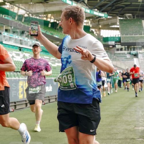 13.09.2026 - 21. swb-Marathon Bremen Michael Burmester http://msf.ph/oto/10465359 13.09.2026 12:56:30 Laufen im Stadion 205, 307, 388, 411, 431, 465, 655, 769, 854, 857, 876, 913, 926, 948, 1058, 1130, 1197, 1537, 1601, 1645, 1750, 1809, 1900, 1972, 2001, 2040, 2051, 2075, 2122, 2251, 2260, 2319, 2473, 2493, 2535, 2604, 2634, 2640, 2671, 2761, 2812, 2948, 3057, 3078, 3119, 3192, 3202, 3290, 3348, 3411, 3450, 3458, 3508, 3514, 3634, 3706, 3716, 3760, 3813, 3836, 4135, 4137, 4171, 4316, 4319, 4413, 4455, 4479, 4733, 5277, 5430, 5530, 6106, 2498, 3085 meine-sportfotos.de