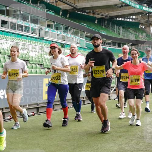13.09.2026 - 21. swb-Marathon Bremen Michael Burmester http://msf.ph/oto/10465371 13.09.2026 10:35:24 Laufen im Stadion 10093, 10144, 10147, 10152, 10157, 10173, 10175, 10177, 10181, 10182, 10185, 10187, 10195, 10240, 10245, 10254, 10263, 10272, 10275, 10306, 10309, 10356, 10357, 10367, 10368, 10369, 10377, 10409, 10415, 10427, 10439, 10460, 10473, 10477, 10481, 10485, 10492, 10528, 10559, 10560, 10617, 10636, 10639, 10668, 10669, 10671, 10672, 10677, 10700, 10715, 10828, 10857, 10914, 10928, 11126, 11162, 11343, 11803, 11965, 10146, 10222 meine-sportfotos.de