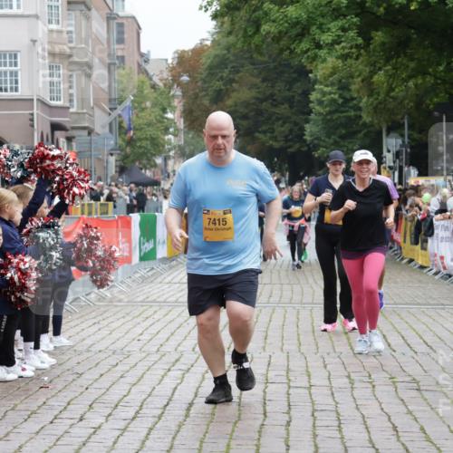 13.09.2026 - Kiel Lauf Yannick Fuchs http://msf.ph/oto/10465387 13.09.2026 09:58:33 Ziel 2103, 5872, 7415, 11463, 12561, 2014, 3279, 3302, 5524, 5738, 6253, 9087, 12561, 269, 3458, 6249, 10325, 10326, 10564, 5688, 6253, 8352 meine-sportfotos.de