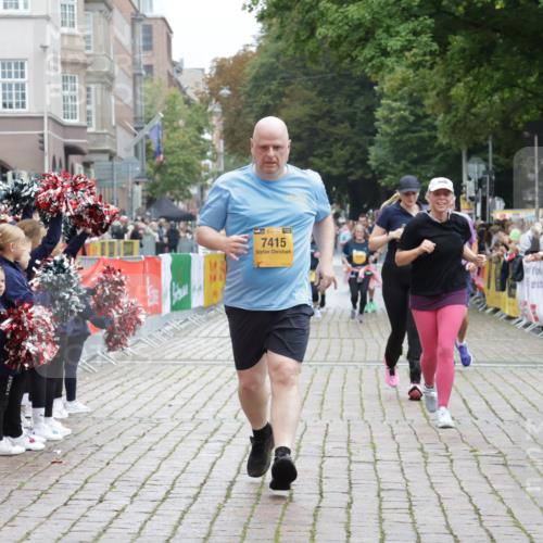 13.09.2026 - Kiel Lauf Yannick Fuchs http://msf.ph/oto/10465392 13.09.2026 09:58:33 Ziel 2103, 5872, 7415, 11463, 12561, 2014, 3279, 3302, 5524, 5738, 6253, 9087, 12561, 269, 3458, 6249, 10325, 10326, 10564, 5688, 6253, 8352 meine-sportfotos.de
