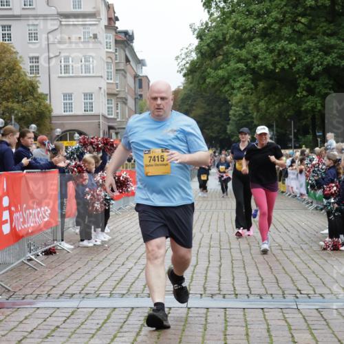 13.09.2026 - Kiel Lauf Yannick Fuchs http://msf.ph/oto/10465410 13.09.2026 09:58:35 Ziel 2103, 5872, 7415, 11463, 2014, 3279, 3302, 5524, 5738, 6253, 9087, 12561, 269, 3458, 6249, 10325, 10326, 10564, 5688, 6253 meine-sportfotos.de