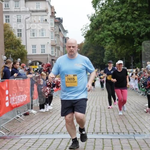 13.09.2026 - Kiel Lauf Yannick Fuchs http://msf.ph/oto/10465412 13.09.2026 09:58:35 Ziel 2103, 5872, 7415, 11463, 2014, 3279, 3302, 5524, 5738, 6253, 9087, 12561, 269, 3458, 6249, 10325, 10326, 10564, 5688, 6253 meine-sportfotos.de