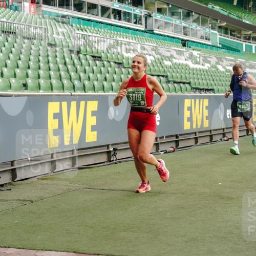 13.09.2026 - 21. swb-Marathon Bremen Michael Burmester http://msf.ph/oto/10465441 13.09.2026 12:56:33 Laufen im Stadion 205, 307, 388, 411, 431, 465, 655, 769, 776, 854, 857, 876, 913, 926, 948, 1058, 1130, 1254, 1537, 1601, 1645, 1750, 1809, 1900, 1972, 2001, 2040, 2051, 2075, 2122, 2251, 2260, 2319, 2402, 2473, 2493, 2535, 2604, 2634, 2640, 2671, 2761, 2812, 2904, 2948, 3057, 3078, 3119, 3192, 3202, 3290, 3348, 3411, 3450, 3458, 3508, 3514, 3634, 3706, 3716, 3760, 3813, 3836, 3939, 4135, 4137, 4171, 4316, 4319, 4413, 4455, 4479, 4733, 5277, 5430, 5530, 6106, 2498, 3085 meine-sportfotos.de