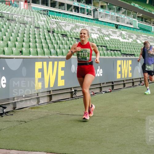 13.09.2026 - 21. swb-Marathon Bremen Michael Burmester http://msf.ph/oto/10465453 13.09.2026 12:56:33 Laufen im Stadion 205, 307, 388, 411, 431, 465, 655, 769, 776, 854, 857, 876, 913, 926, 948, 1058, 1130, 1254, 1537, 1601, 1645, 1750, 1809, 1900, 1972, 2001, 2040, 2051, 2075, 2122, 2251, 2260, 2319, 2402, 2473, 2493, 2535, 2604, 2634, 2640, 2671, 2761, 2812, 2904, 2948, 3057, 3078, 3119, 3192, 3202, 3290, 3348, 3411, 3450, 3458, 3508, 3514, 3634, 3706, 3716, 3760, 3813, 3836, 3939, 4135, 4137, 4171, 4316, 4319, 4413, 4455, 4479, 4733, 5277, 5430, 5530, 6106, 2498, 3085 meine-sportfotos.de