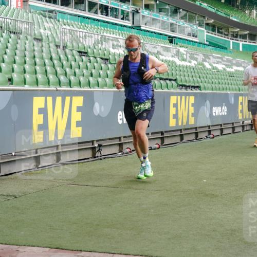 13.09.2026 - 21. swb-Marathon Bremen Michael Burmester http://msf.ph/oto/10465524 13.09.2026 12:56:34 Laufen im Stadion 205, 307, 388, 411, 431, 465, 655, 769, 776, 854, 857, 876, 913, 926, 948, 1058, 1130, 1254, 1537, 1601, 1645, 1750, 1809, 1900, 1972, 2001, 2040, 2051, 2075, 2122, 2251, 2260, 2319, 2402, 2473, 2493, 2535, 2604, 2634, 2640, 2671, 2761, 2812, 2904, 2948, 3057, 3078, 3119, 3192, 3202, 3290, 3348, 3411, 3450, 3458, 3508, 3514, 3634, 3706, 3716, 3760, 3813, 3836, 3939, 4135, 4137, 4171, 4316, 4319, 4413, 4455, 4479, 4733, 5277, 5430, 5530, 6106, 2498, 3085 meine-sportfotos.de